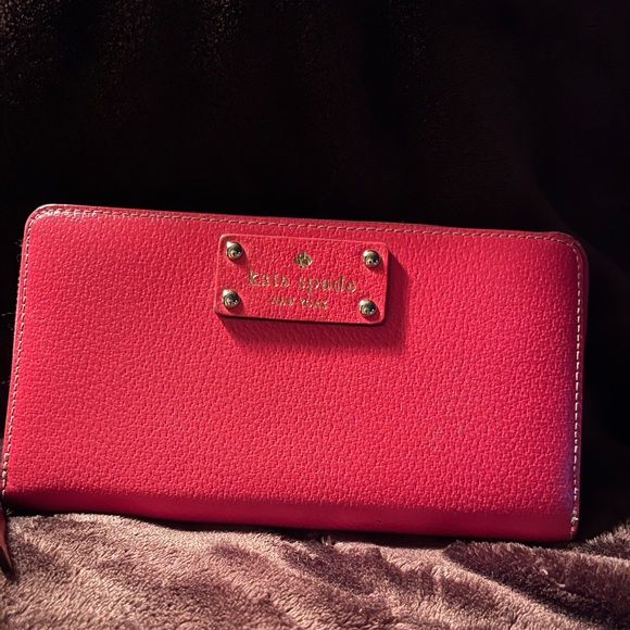 kate spade Handbags - Kate Spade zipper wallet barely used. Hot pink